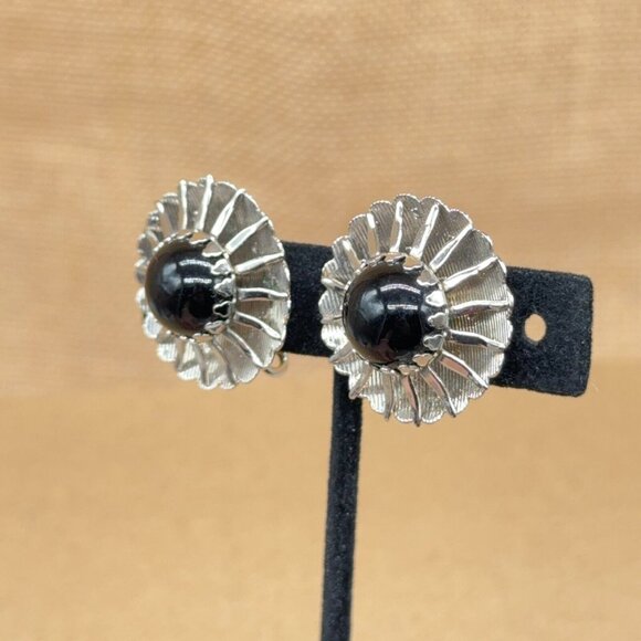Vintage Sarah Coventry Earrings Flower Round 3D Silver Tone Black Bead Clip On - Picture 4 of 7